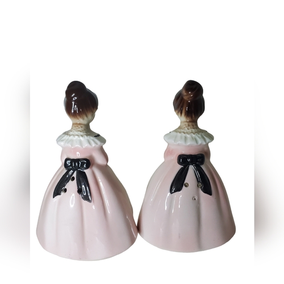 Vintage praying girl salt and pepper shakers - Picture 3 of 3